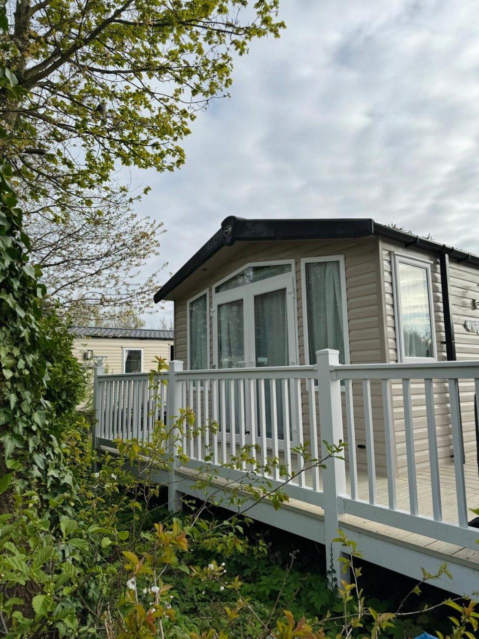 Отель Relax & Dream Port Seton Экстерьер фото